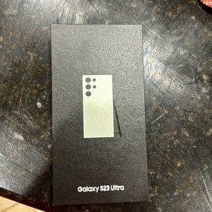 Samsung Galaxy 23 Ultra in White